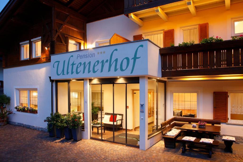Hotel Ultenerhof Lagundo Esterno foto
