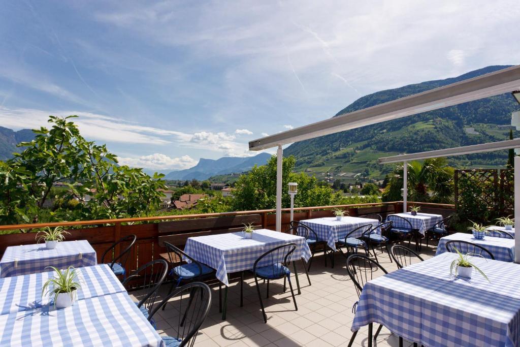 Hotel Ultenerhof Lagundo Esterno foto