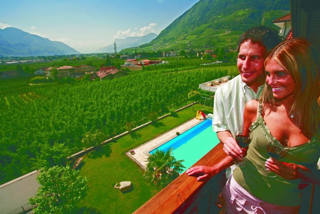 Hotel Ultenerhof Lagundo Esterno foto